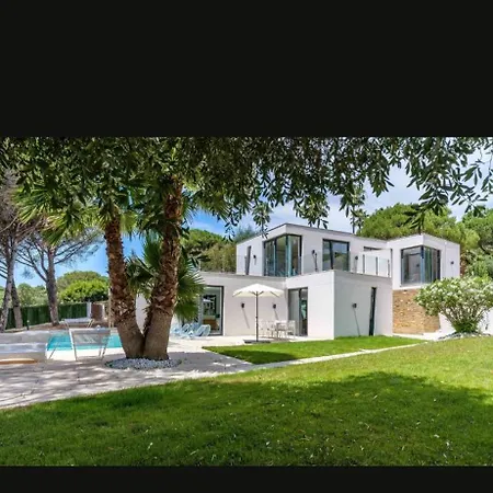 Serenity Vila *