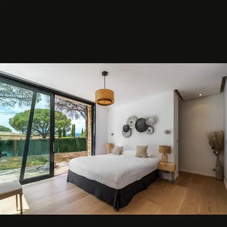 Serenity Vila *